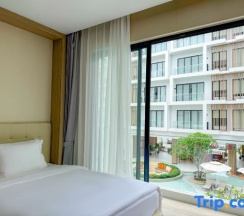 Номер Deluxe с видом на бассейн в Laya Resort Phuket Island