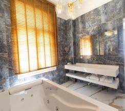 Люкс Deluxe в Modern Luxury Hotel