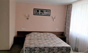 Номер полулюкс семейный с 1 двуспальной кроватью в Урал