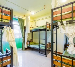 Кровать в общем номере (женский номер) в OYO 928 Leaf Hostel