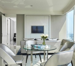 Одноместный люкс Grand с видом на город двуспальная кровать в Grande Centre Point Sukhumvit 55