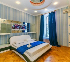 Коттедж с 4 комнатами в Baku Nizami Street Triplex 4 bedroom