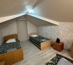 Стандартный трехместный номер в Николаевский