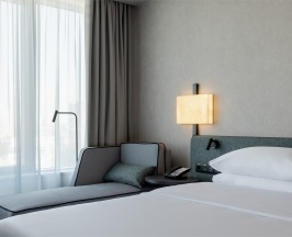 Номер стандарт с 2 односпальными кроватями и диваном в Hyatt Place Ekaterinburg