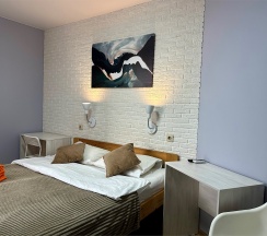 Двухместный номер с одной большой кроватью (DBL) в Riverside Hotel