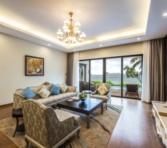 Четырёхместная вилла с 2 комнатами рядом с пляжем в Vinpearl Resort & Spa Nha Trang Bay