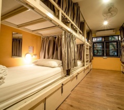 Кровать в общем номере в Bharani Hostel