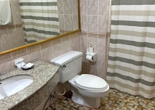 Семейный люкс с 2 комнатами в Mall Suites Hotel