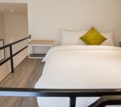 Двухместный номер Standard с видом на город двуспальная кровать в Rainbow Hotel