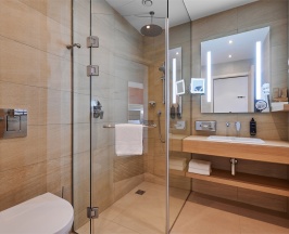 Номер Classic Superior, с видом на море - c двуспальной кроватью в Mercure Sochi Centre