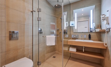 Номер Classic Superior, с видом на море - c двуспальной кроватью в Mercure Sochi Centre