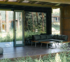 Дом Лес (Дом в Лесу) в Катунь Dom Hotels