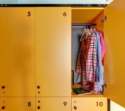 Кровать в 4-х местном общем номере в Roomy Hostel