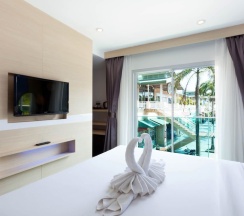 Номер Deluxe с балконом в The AIM Patong Hotel