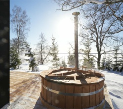 Четырёхместный Барнхаус на берегу озера в ЭкоPort на Отрадном