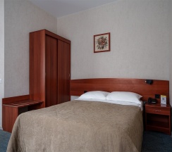 СТАНДАРТ с одной большой кроватью в Cronwell Ника Center