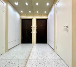 Двухуровневая студия на мансарде с джакузи в ЖК "UP-квартал Пушкинский". Близость к НИИ Турнера в Rauktis apartments