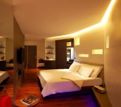 Двухместный номер Different Degree двуспальная кровать в LiT BANGKOK Hotel