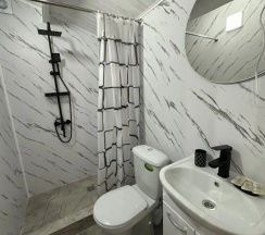 Коттедж Superior с балконом в Green Garden