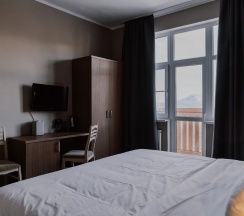 2-местный номер стандарт с балконом и видом на горы в Ays Design Hotel