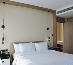 Люкс с 2 комнатами в Laya Resort Phuket Island