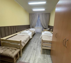 Отдельный номер (3 односпальных кровати) в Кольский 126