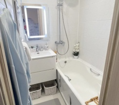 Трёхместные апартаменты с балконом и с видом на город в Квартира У метро Пушкинская