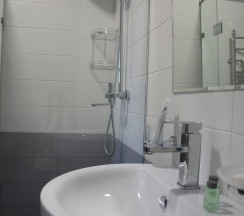 3-местный номер комфорт с 3 односпальными кроватями в B&B hotel