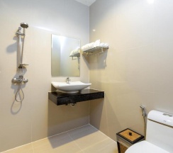 Двухместная вилла Deluxe с видом на море двуспальная кровать в Secret Cliff Resort Phuket