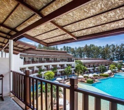 Студия с видом на бассейн в Arinara Beach Resort Phuket