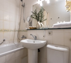 Стандартный двухместный номер в Голден отель