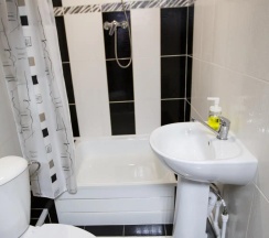 Кровать в общем 6-местном номере (удобства на этаже) в I hostel