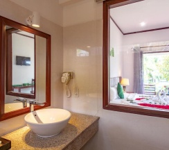 Двухместный номер Standard с видом на бассейн двуспальная кровать в Santa Garden Resort