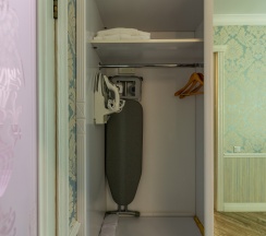 Двухместный люкс Provence №30 с 2 комнатами с балконом и с видом на парк двуспальная кровать в Лель