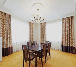 Люкс трехкомнатный в Империал