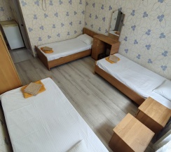 Трёхместный номер 3.7 в Море