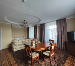 Двухместный номер Superior с балконом двуспальная кровать в Караганда