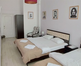 Трехместный номер №506 в Bla Bla Hostel