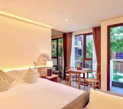 Двухместный номер Deluxe с видом на бассейн двуспальная кровать в The Marin Phuket