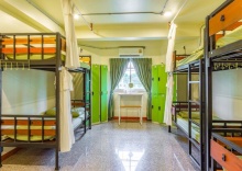 Кровать в общем номере (женский номер) в OYO 928 Leaf Hostel