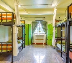 Кровать в общем номере (женский номер) в OYO 928 Leaf Hostel