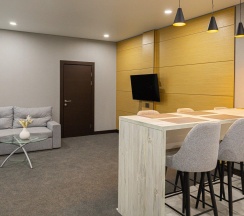 3-комнатные апартаменты улучшенные проспект Ленина 8 в Кольский