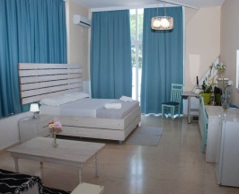 Трёхместный номер Standard с балконом в Hotel Saranda