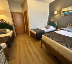 Четырёхместный номер Superior в Grand Seigneur Hotel