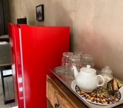 Двухместный коттедж с красивым видом из окна двуспальная кровать в Koban Spa Resort