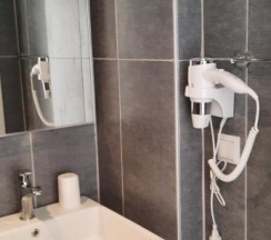 Двухместный номер Standard с видом на сад двуспальная кровать в Kas Sanisu Pansiyon