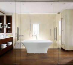 Люкс Presidential с балконом и с видом на реку в Minsk Marriott Hotel