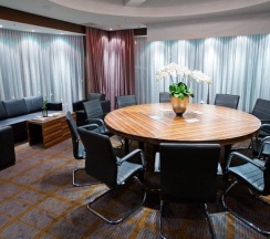 Двухместный номер Presidential двуспальная кровать в Holiday Inn Almaty