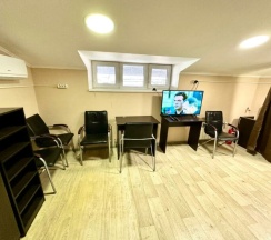 Общий 7-местный номер для мужчин и женщин с удобствами на этаже в Rest Home