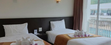 Двухместный номер Standard с видом на бассейн двуспальная кровать в Swan Lake Hotel Sattahip